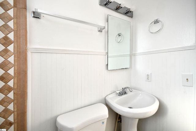 210 Walnut Hill Drive, Easley, SC 29642