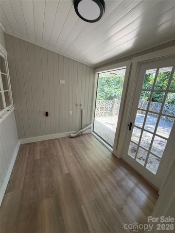 1911 White Street, Gastonia, NC 28052