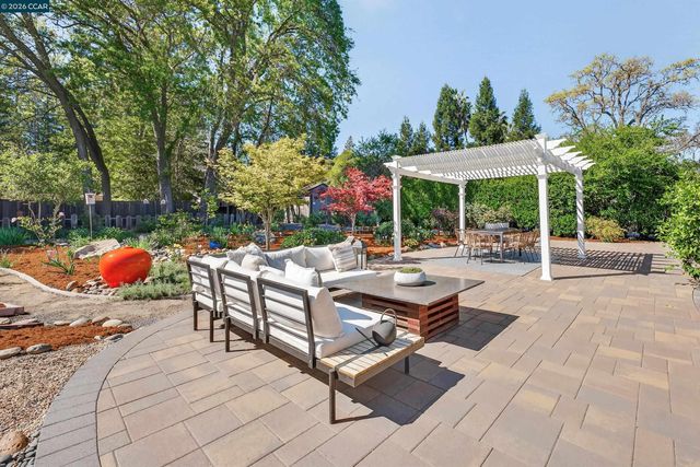 261 Montecillo Drive, Walnut Creek, CA 94595