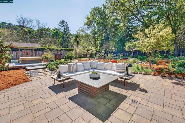 261 Montecillo Drive, Walnut Creek, CA 94595