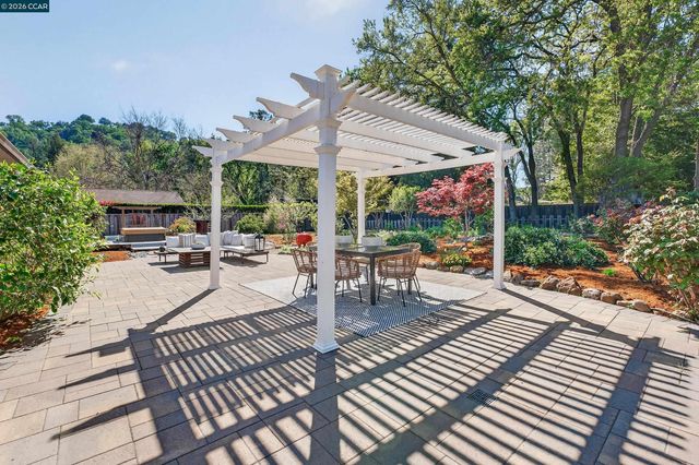 261 Montecillo Drive, Walnut Creek, CA 94595