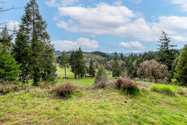 48187 McFarland Road, Oakridge, OR 97463