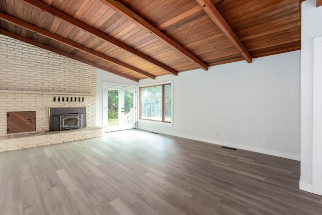 48187 McFarland Road, Oakridge, OR 97463