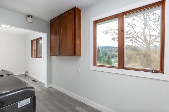 48187 McFarland Road, Oakridge, OR 97463