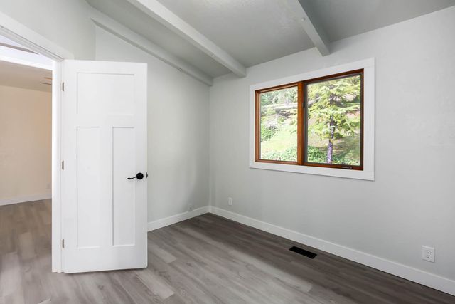 48187 McFarland Road, Oakridge, OR 97463