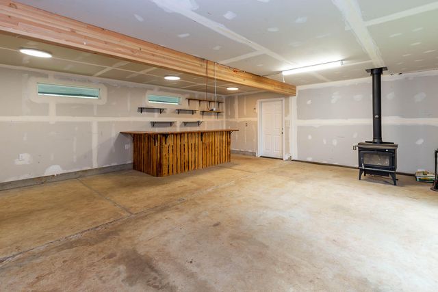 48187 McFarland Road, Oakridge, OR 97463