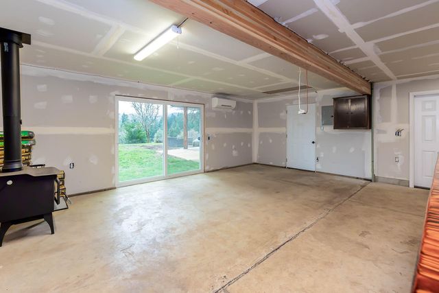 48187 McFarland Road, Oakridge, OR 97463