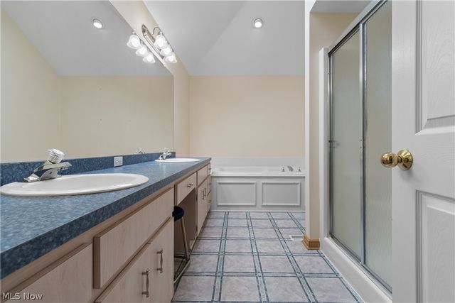 4469 Shelly Drive, Seven Hills, OH 44131