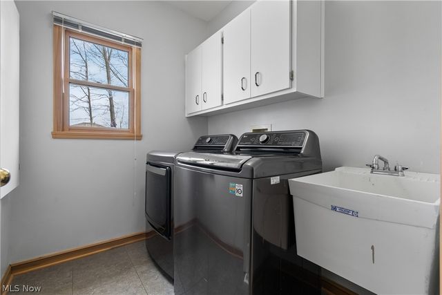 4469 Shelly Drive, Seven Hills, OH 44131