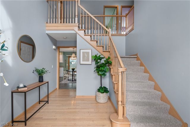 4469 Shelly Drive, Seven Hills, OH 44131