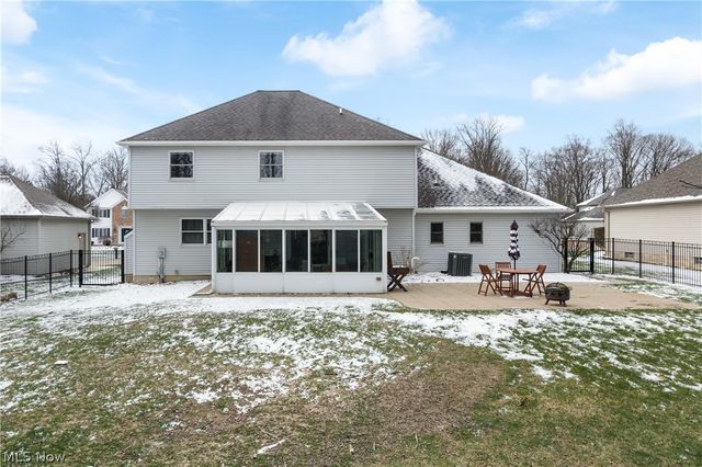 4469 Shelly Drive, Seven Hills, OH 44131