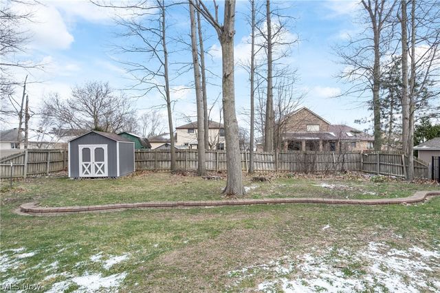 4469 Shelly Drive, Seven Hills, OH 44131