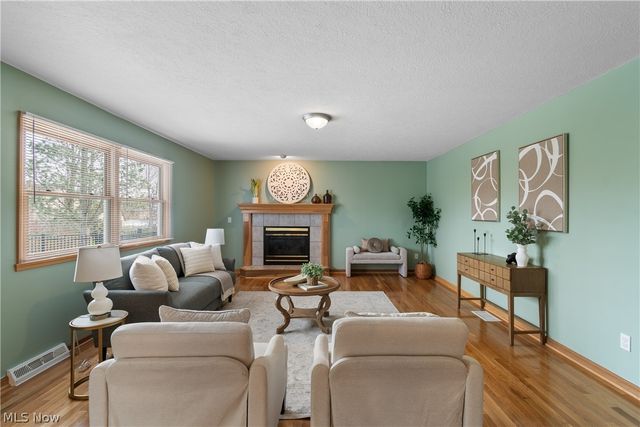 4469 Shelly Drive, Seven Hills, OH 44131