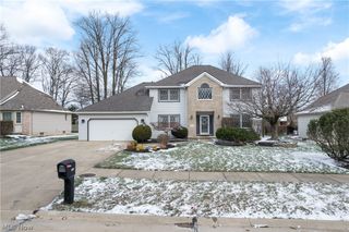 4469 Shelly Drive, Seven Hills, OH 44131