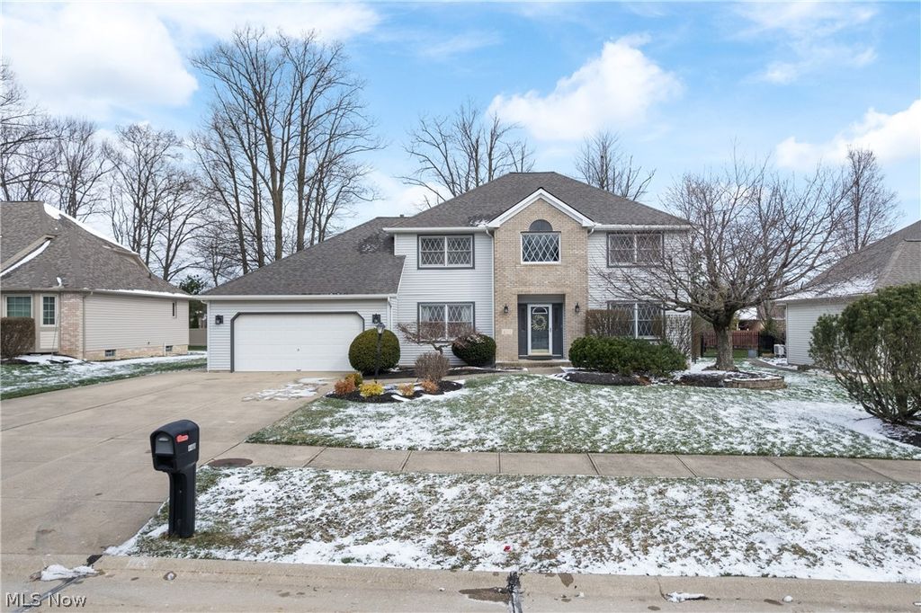 4469 Shelly Drive, Seven Hills, OH 44131