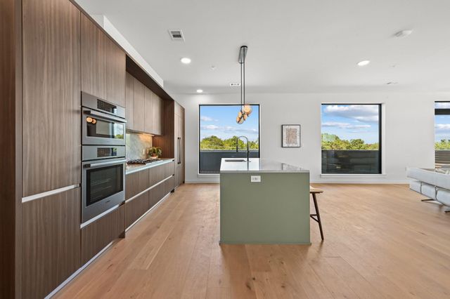 2209 S 1st ST 401, Austin, TX 78704