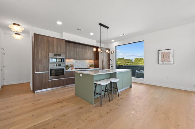 2209 S 1st ST 401, Austin, TX 78704
