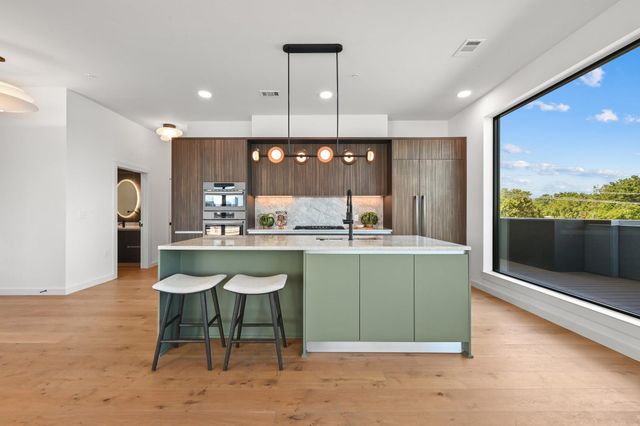 2209 S 1st ST 401, Austin, TX 78704