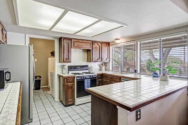 2001 Algodones Street NE, Albuquerque, NM 87112