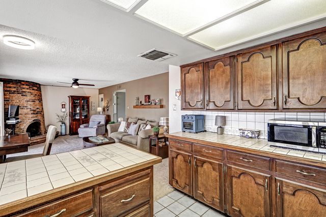 2001 Algodones Street NE, Albuquerque, NM 87112