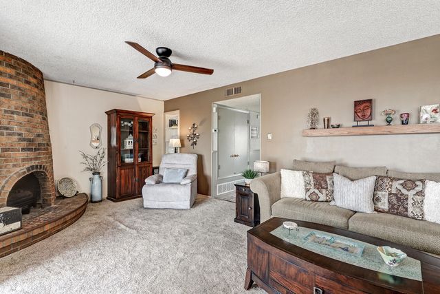 2001 Algodones Street NE, Albuquerque, NM 87112