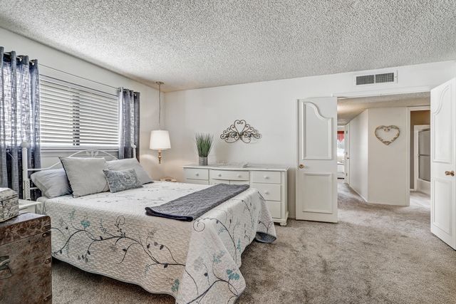 2001 Algodones Street NE, Albuquerque, NM 87112