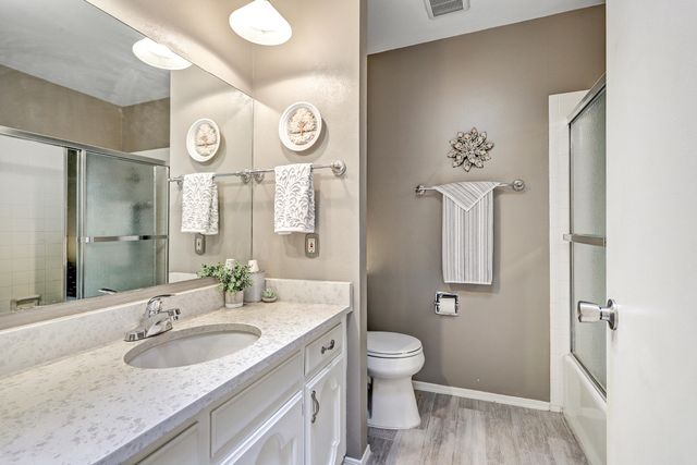 2001 Algodones Street NE, Albuquerque, NM 87112