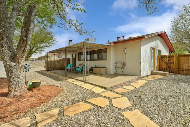 2001 Algodones Street NE, Albuquerque, NM 87112