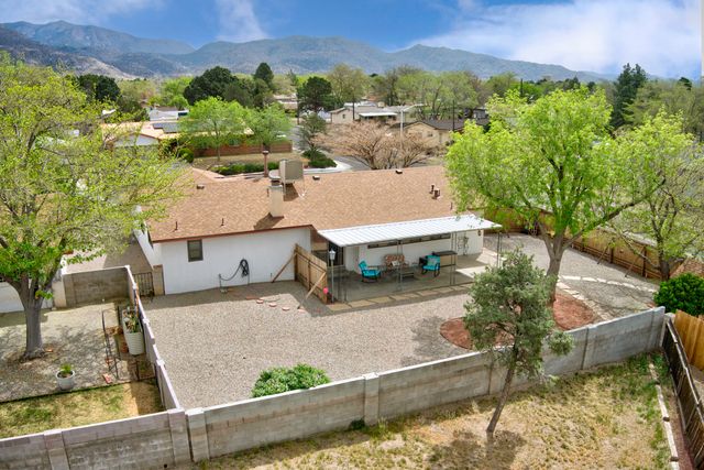 2001 Algodones Street NE, Albuquerque, NM 87112