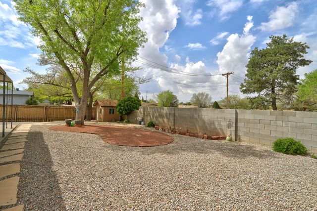 2001 Algodones Street NE, Albuquerque, NM 87112
