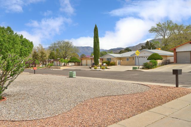 2001 Algodones Street NE, Albuquerque, NM 87112