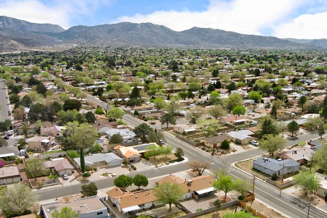 2001 Algodones Street NE, Albuquerque, NM 87112