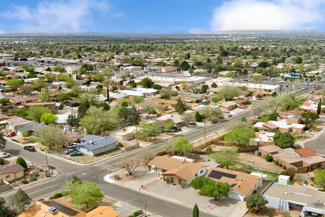 2001 Algodones Street NE, Albuquerque, NM 87112