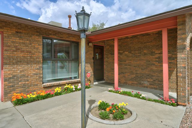 2001 Algodones Street NE, Albuquerque, NM 87112