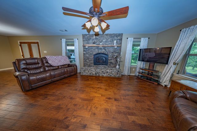 17607 Burlingame Road, Little Rock, AR 72223