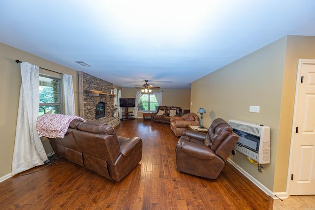 17607 Burlingame Road, Little Rock, AR 72223