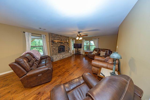 17607 Burlingame Road, Little Rock, AR 72223