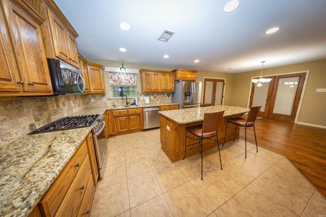 17607 Burlingame Road, Little Rock, AR 72223