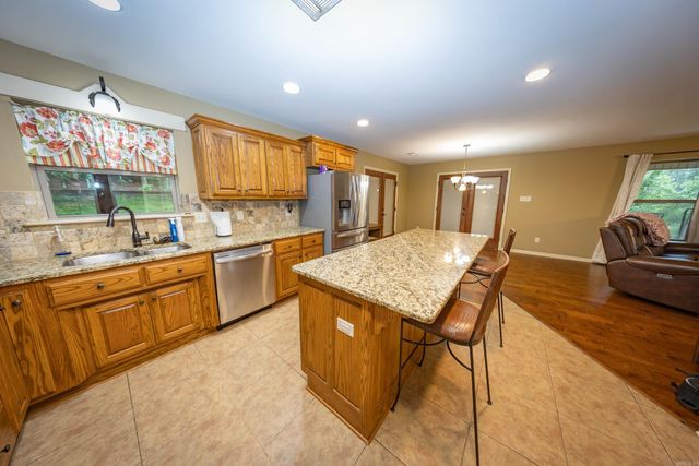 17607 Burlingame Road, Little Rock, AR 72223