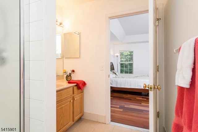 28 Sutton Ct, Hopewell Twp., NJ 08534