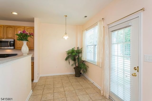 28 Sutton Ct, Hopewell Twp., NJ 08534