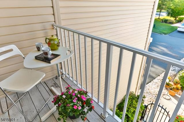 28 Sutton Ct, Hopewell Twp., NJ 08534