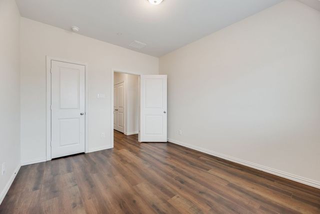 2559 Sarah Lane, Lewisville, TX 75056