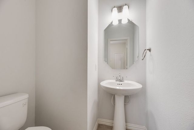 2559 Sarah Lane, Lewisville, TX 75056