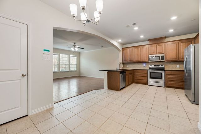 2559 Sarah Lane, Lewisville, TX 75056