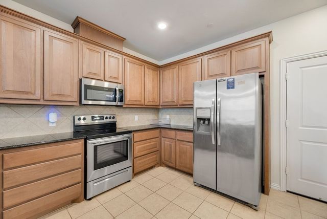 2559 Sarah Lane, Lewisville, TX 75056