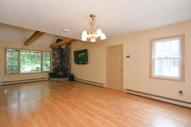 154 Leightons Corner Road, Strafford, NH 03884