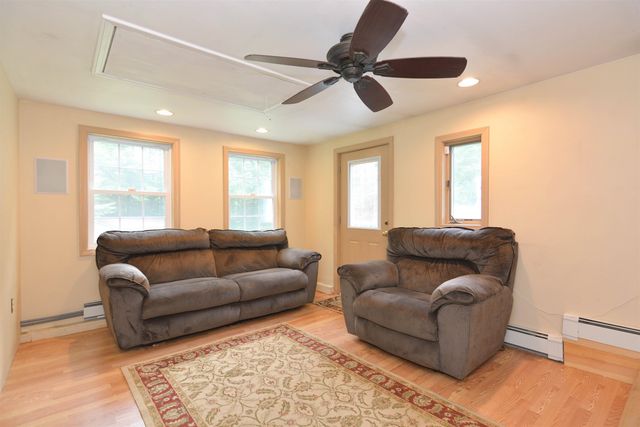 154 Leightons Corner Road, Strafford, NH 03884