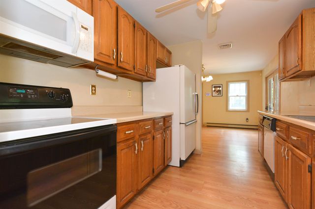 154 Leightons Corner Road, Strafford, NH 03884