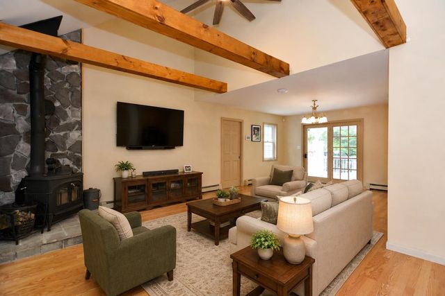 154 Leightons Corner Road, Strafford, NH 03884